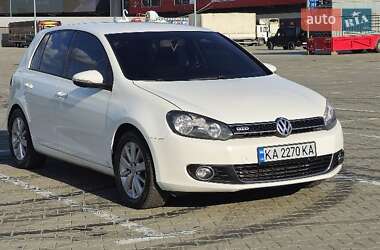 Хэтчбек Volkswagen Golf 2012 в 
