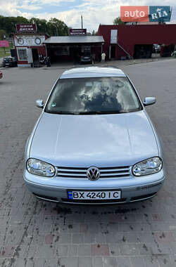 Хетчбек Volkswagen Golf 2003 в Хмельницькому