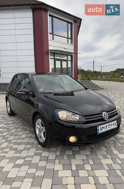 Хетчбек Volkswagen Golf 2010 в Житомирі