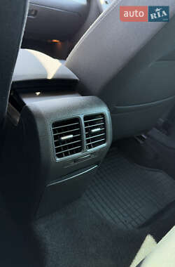 Хэтчбек Volkswagen Golf 2010 в 