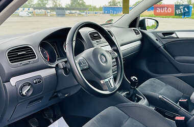 Хетчбек Volkswagen Golf 2009 в 