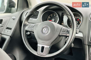 Хетчбек Volkswagen Golf 2009 в 