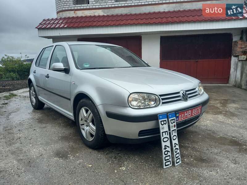 Хэтчбек Volkswagen Golf 2002 в Тернополе