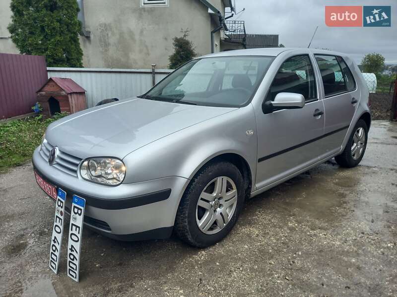 Хэтчбек Volkswagen Golf 2002 в Тернополе