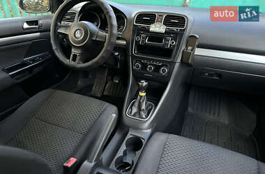 Универсал Volkswagen Golf 2012 в 