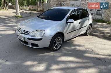Хетчбек Volkswagen Golf 2005 в Миколаєві