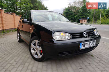 Хетчбек Volkswagen Golf 2003 в 