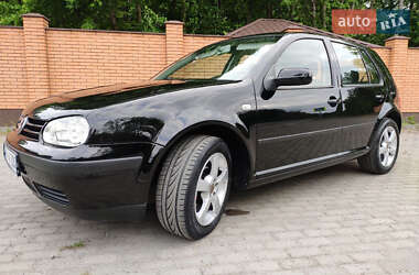 Хетчбек Volkswagen Golf 2003 в 