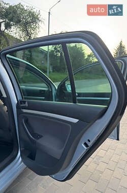 Хэтчбек Volkswagen Golf 2008 в 