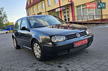 Хетчбек Volkswagen Golf 2003 в Луцьку