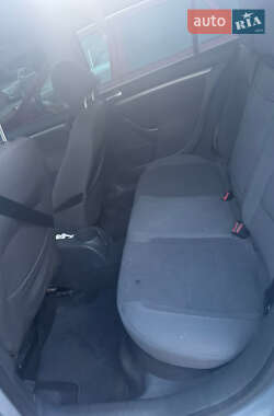 Хетчбек Volkswagen Golf 2005 в 
