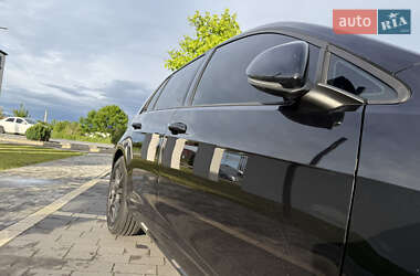 Хэтчбек Volkswagen Golf 2015 в 