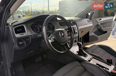 Хэтчбек Volkswagen Golf 2015 в 