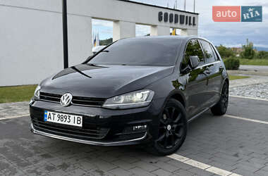 Хэтчбек Volkswagen Golf 2015 в 
