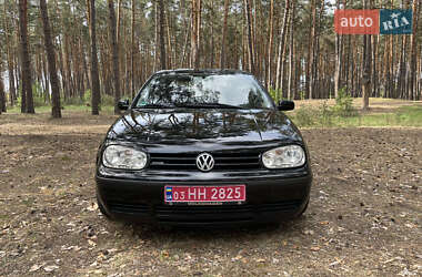 Хетчбек Volkswagen Golf 2001 в Харкові