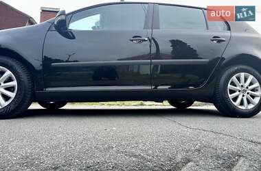 Хетчбек Volkswagen Golf 2008 в 