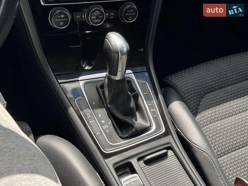 Универсал Volkswagen Golf 2016 в Дрогобыче фото 48 Универсал Volkswagen Golf 2016 в Дрогобыче
