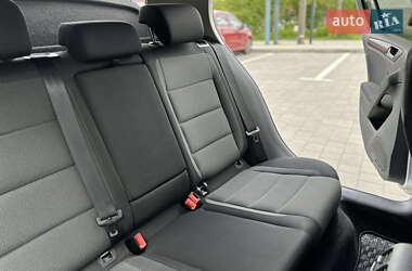 Хэтчбек Volkswagen Golf 2012 в 