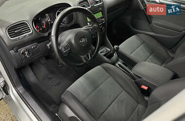 Хэтчбек Volkswagen Golf 2012 в 