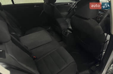 Хэтчбек Volkswagen Golf 2012 в 