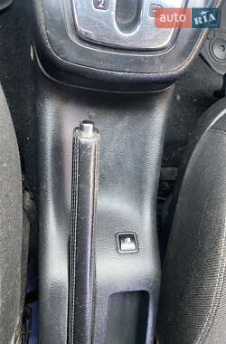 Хэтчбек Volkswagen Golf 2002 в 