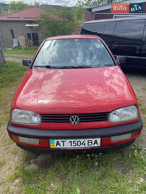 Хетчбек Volkswagen Golf 1992 в 