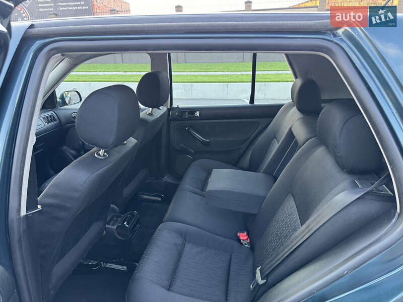Хетчбек Volkswagen Golf 2000 в Запоріжжі