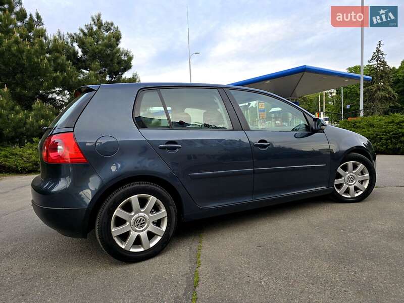 Хетчбек Volkswagen Golf 2006 в Полтаві