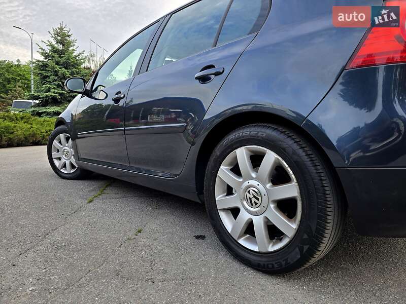 Хетчбек Volkswagen Golf 2006 в Полтаві