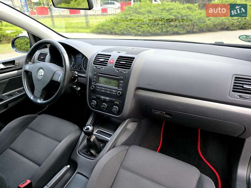 Хетчбек Volkswagen Golf 2006 в Полтаві