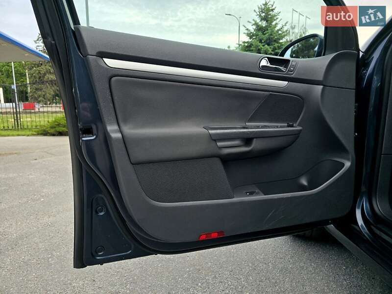 Хетчбек Volkswagen Golf 2006 в Полтаві