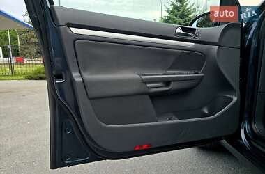 Хэтчбек Volkswagen Golf 2006 в 