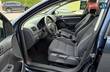 Хэтчбек Volkswagen Golf 2006 в 