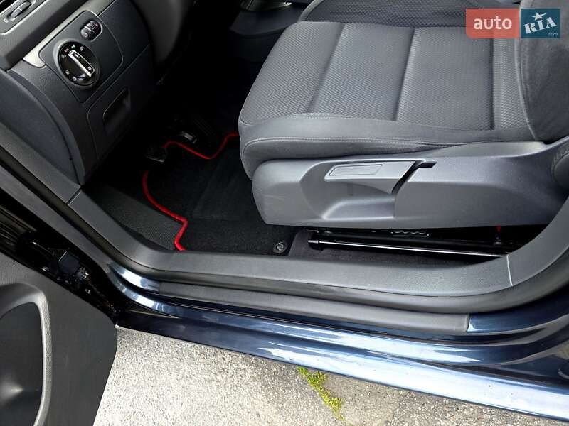 Хетчбек Volkswagen Golf 2006 в Полтаві