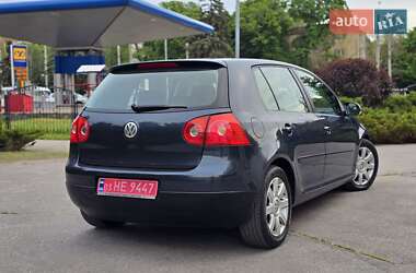Хэтчбек Volkswagen Golf 2006 в 