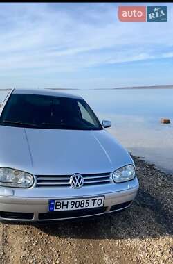 Хетчбек Volkswagen Golf 2002 в Фонтанці