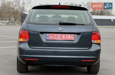 Універсал Volkswagen Golf 2010 в 