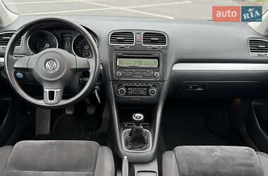 Універсал Volkswagen Golf 2010 в 