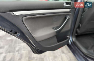 Універсал Volkswagen Golf 2010 в 