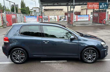 Хэтчбек Volkswagen Golf 2009 в 