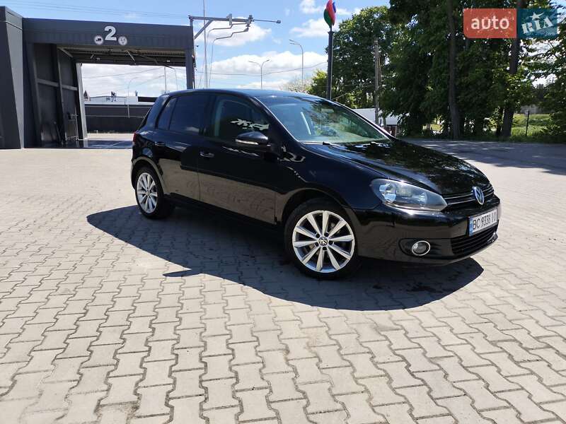 Хэтчбек Volkswagen Golf 2013 в 