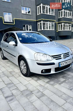 Хэтчбек Volkswagen Golf 2005 в Ахтырке