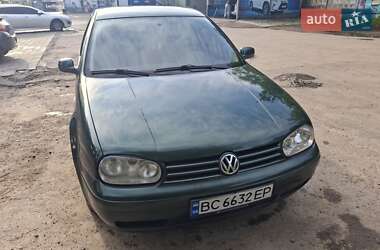 Хэтчбек Volkswagen Golf 2001 в 