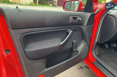 Хетчбек Volkswagen Golf 1998 в 