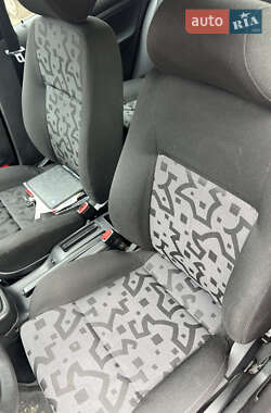 Хетчбек Volkswagen Golf 1998 в 
