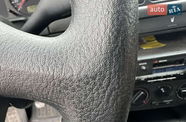 Хетчбек Volkswagen Golf 1998 в 