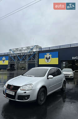 Хэтчбек Volkswagen Golf 2005 в Чернигове