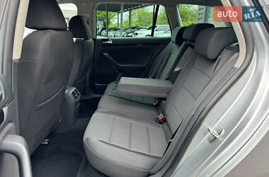 Универсал Volkswagen Golf 2010 в 