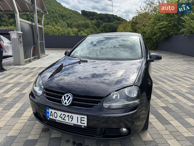 Хетчбек Volkswagen Golf 2008 в Сваляві