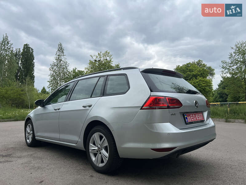 Универсал Volkswagen Golf 2017 в Ровно